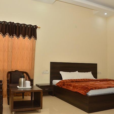 Hotel Milan Palace Amritsar Extérieur photo