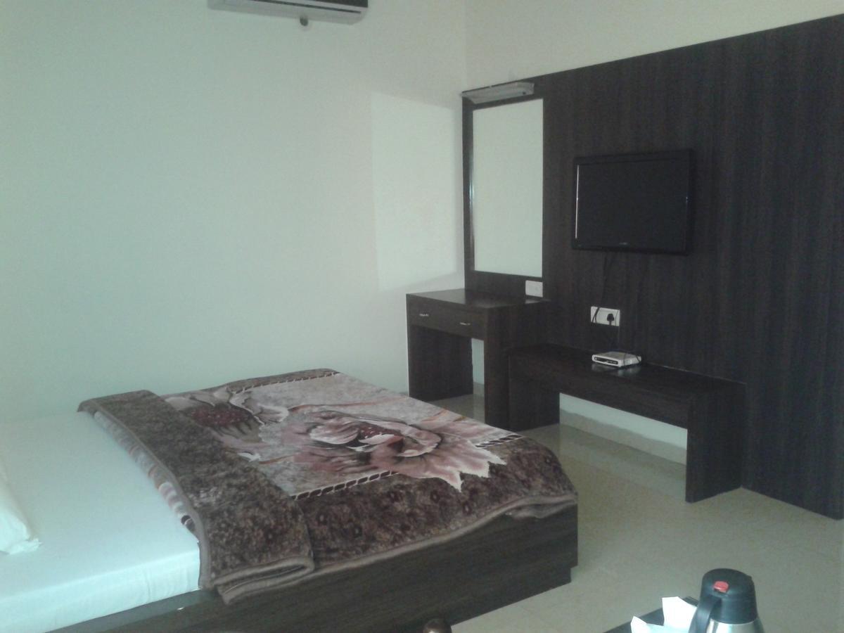 Hotel Milan Palace Amritsar Chambre photo